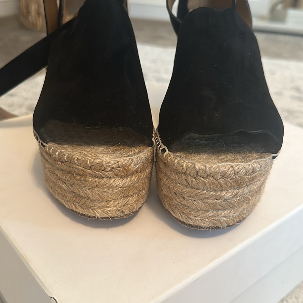 Chloe Wedge - Picture 4 of 9